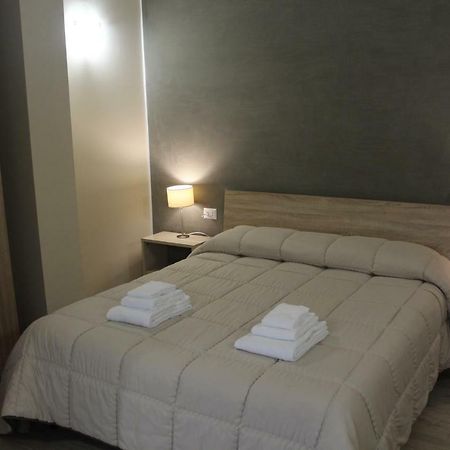B&B Del Corso ซานคาตัลโด ภายนอก รูปภาพ