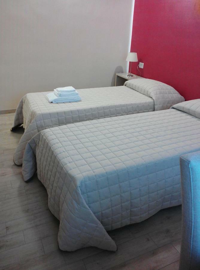 B&B Del Corso ซานคาตัลโด ภายนอก รูปภาพ