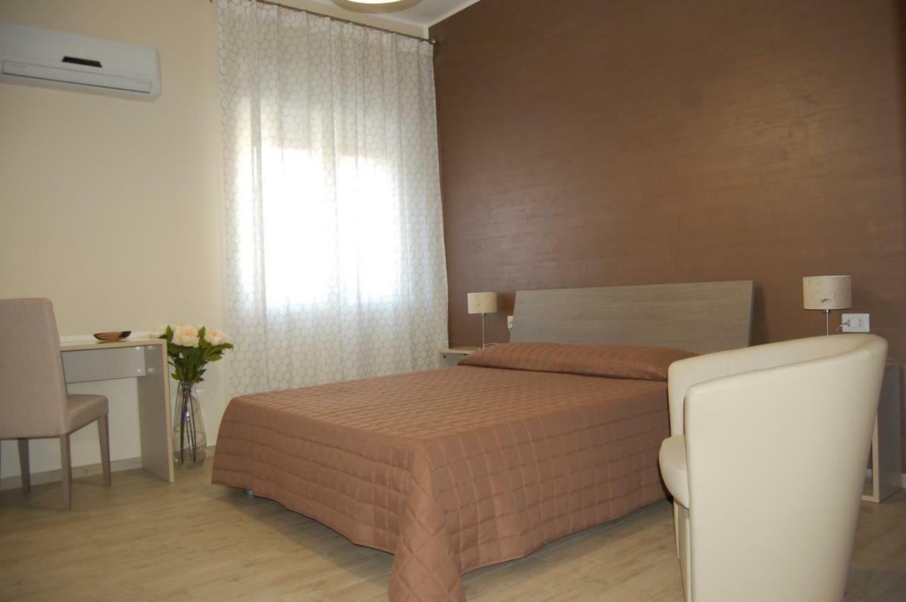 B&B Del Corso ซานคาตัลโด ภายนอก รูปภาพ
