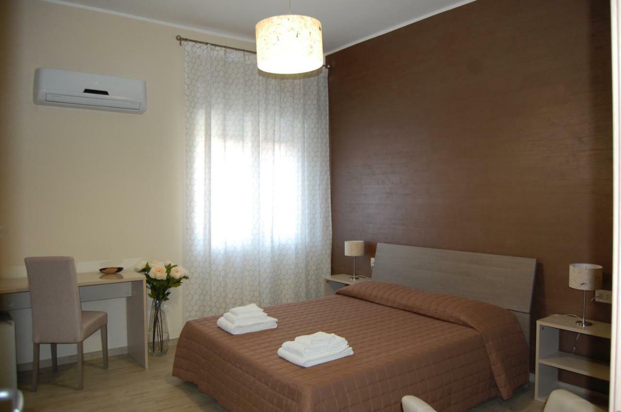 B&B Del Corso ซานคาตัลโด ภายนอก รูปภาพ