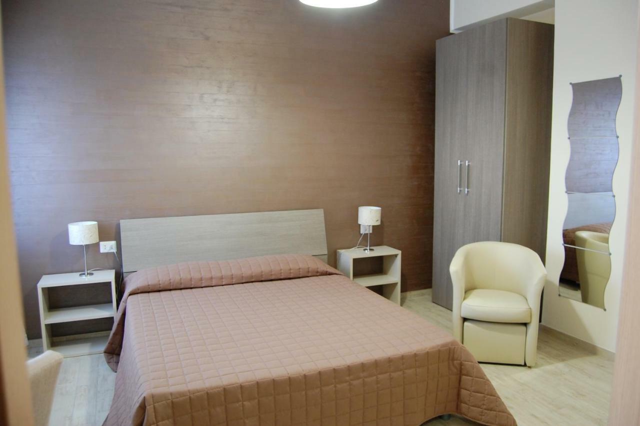 B&B Del Corso ซานคาตัลโด ภายนอก รูปภาพ