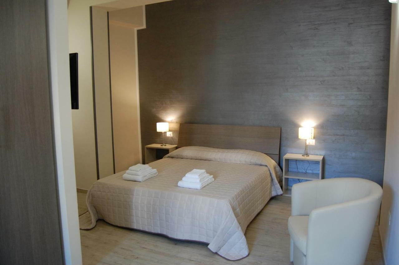 B&B Del Corso ซานคาตัลโด ภายนอก รูปภาพ