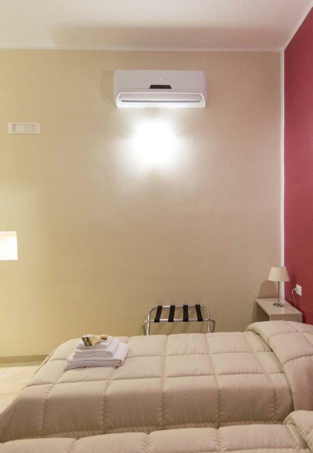 B&B Del Corso ซานคาตัลโด ภายนอก รูปภาพ