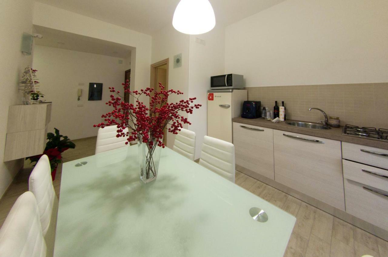 B&B Del Corso ซานคาตัลโด ภายนอก รูปภาพ
