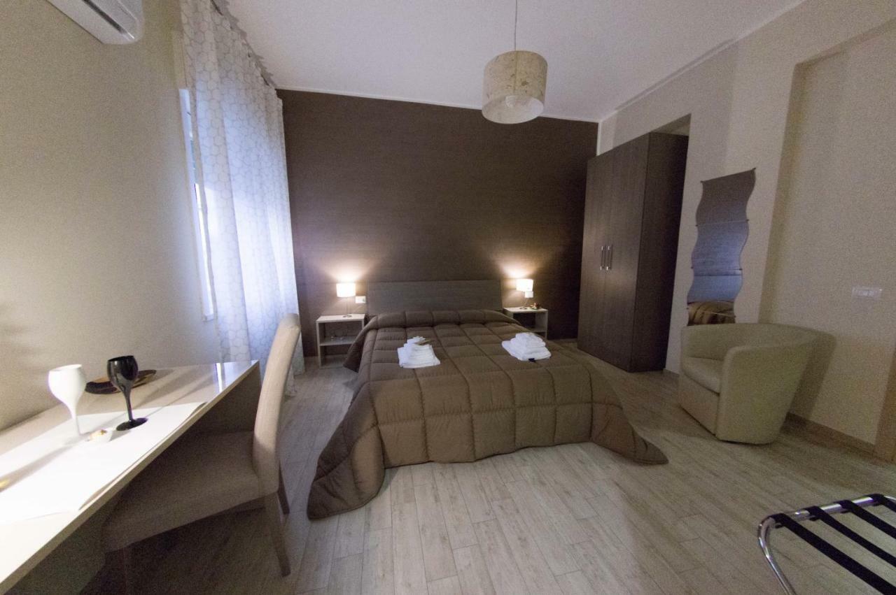 B&B Del Corso ซานคาตัลโด ภายนอก รูปภาพ