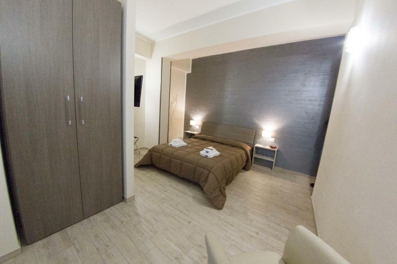 B&B Del Corso ซานคาตัลโด ภายนอก รูปภาพ