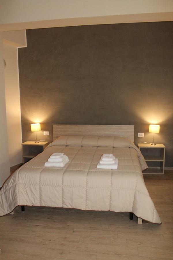 B&B Del Corso ซานคาตัลโด ภายนอก รูปภาพ