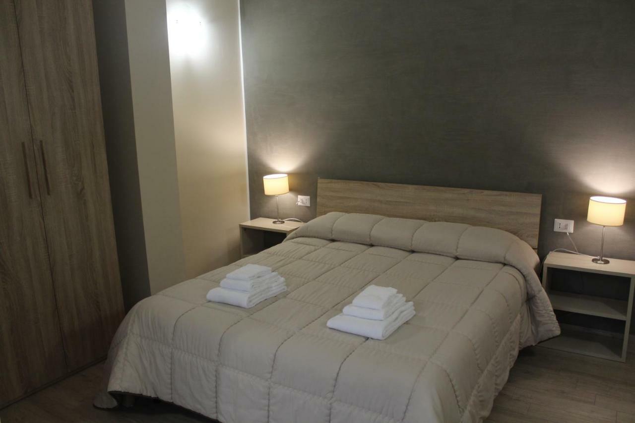 B&B Del Corso ซานคาตัลโด ภายนอก รูปภาพ